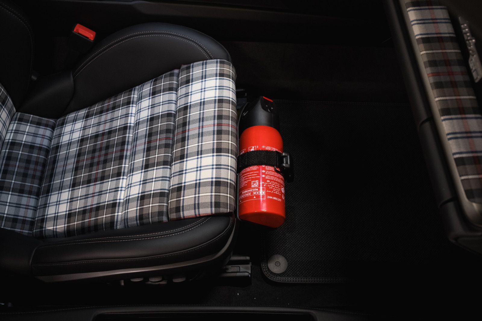 Fahrzeugabbildung Porsche 992/911 Turbo 50 Jahre Heritage-Nachtsicht-Inno