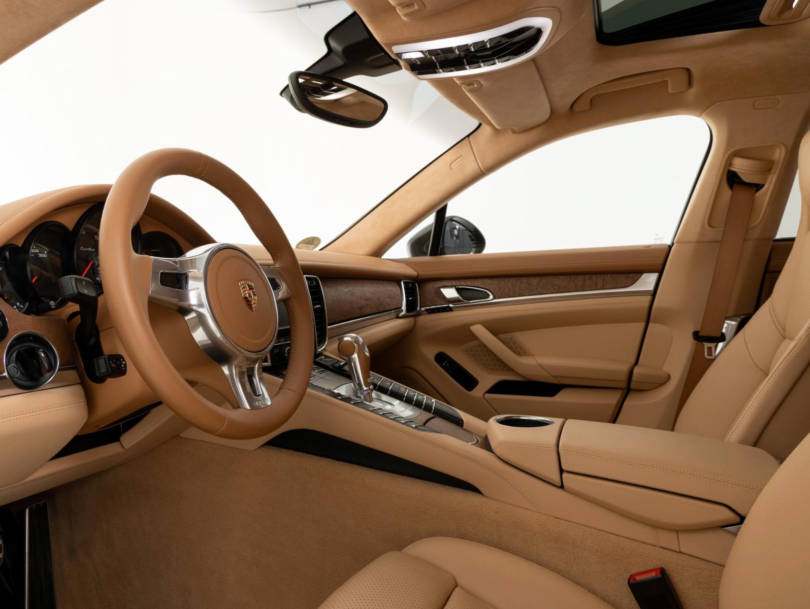 Porsche Panamera Turbo - VOLL AUSSTATTUNG!!!