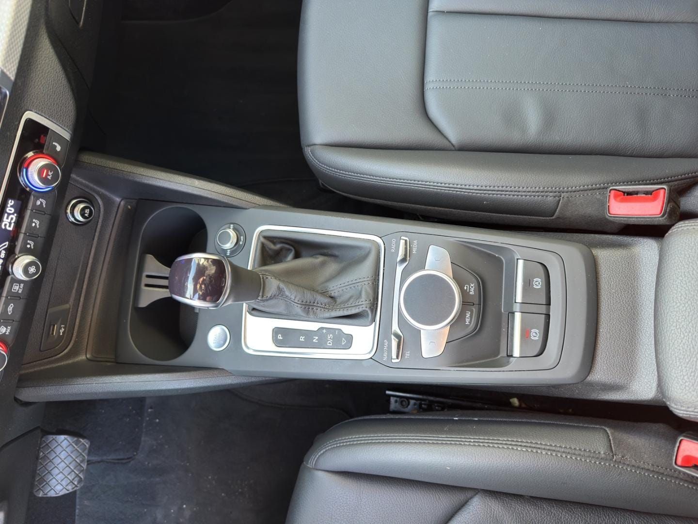 Fahrzeugabbildung Audi Q2 Advanced 35 TDI S tronic Navi LederACC