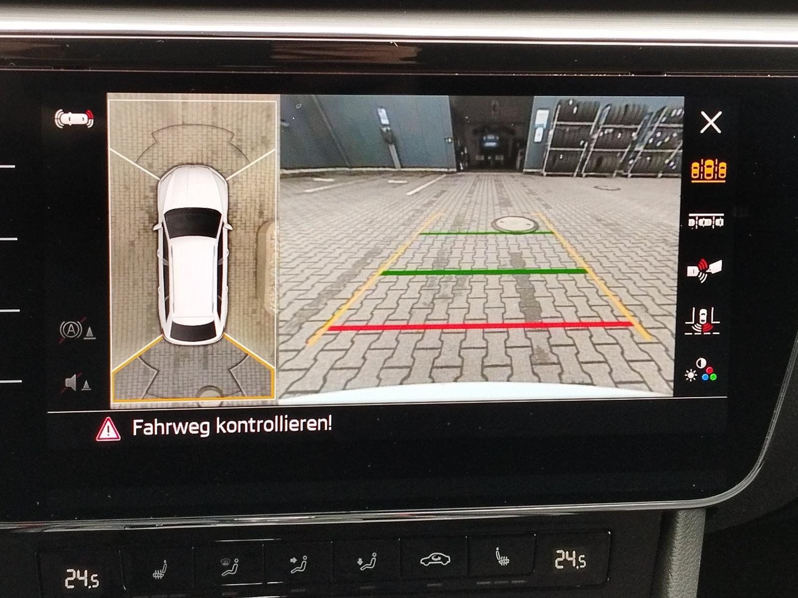 Skoda Superb Combi 2.0 TDI Style 4x4 DSG 360°*ACC*AHK
