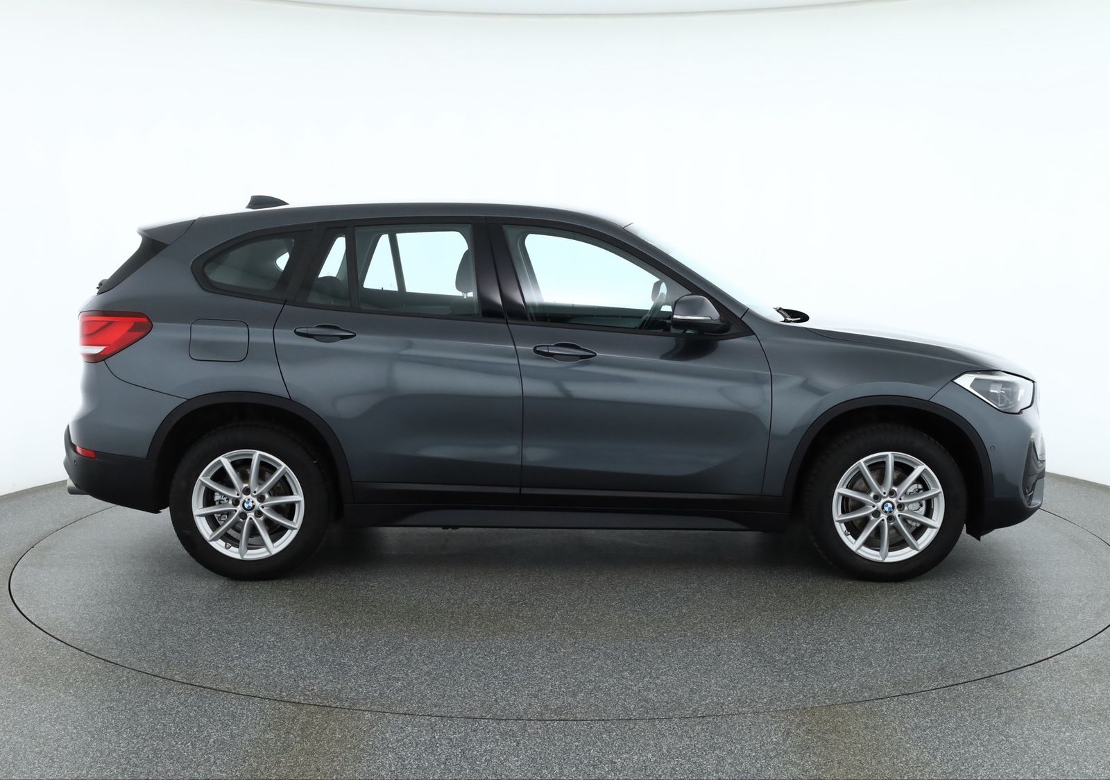 BMW X1 18d sDrive LED Navi Sitzheizung Tempomat PDC foto 6