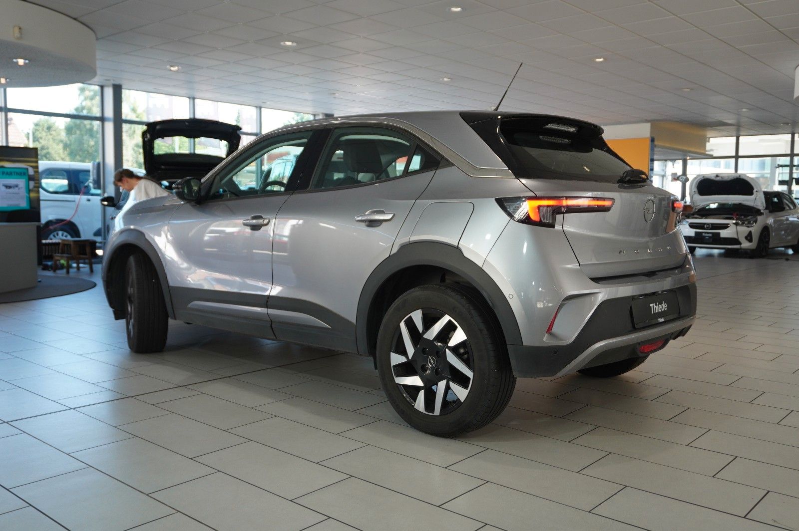 Fahrzeugabbildung Opel Mokka ELEGANCE 1.2T NAVI/LED/KAMERA/SPORT/SH/DAB