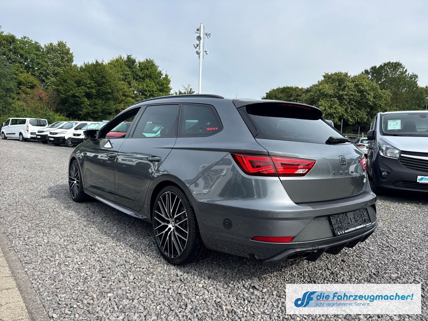 Fahrzeugabbildung SEAT Leon ST FR 2.0 TDI Sportpaket Navi  Soundsystem