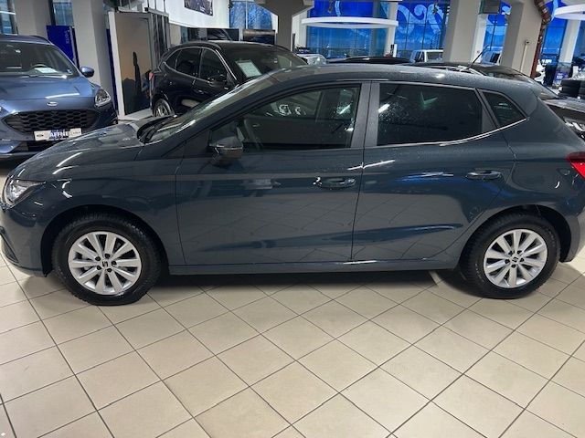 Fahrzeugabbildung SEAT Ibiza Road Edition Navi Digitales Cockpit LED A