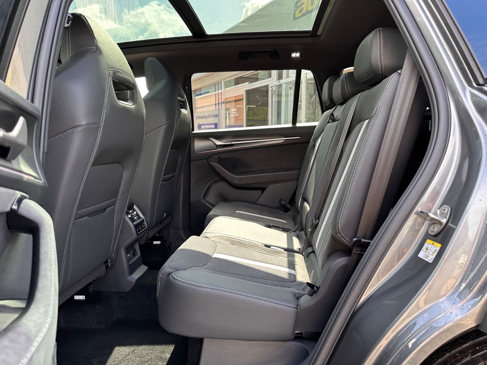Fahrzeugabbildung SKODA Kodiaq 2.0 TDI 4x4 Sportline Matrix/AHK/Pano/7