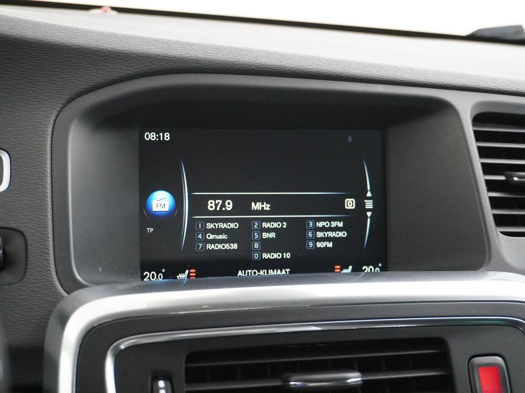Volvo V60 1.5 T3 Summum automatik navi sitzheizung