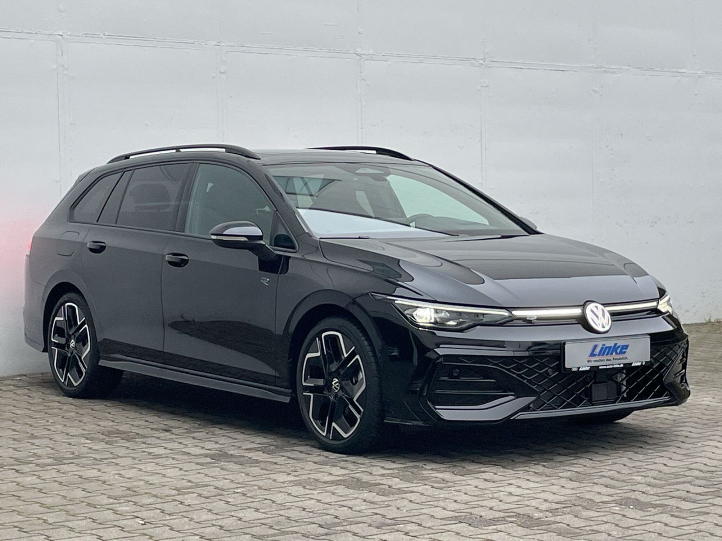 Golf Variant VIII R-Line 1.5 eTSI DSG AHK/Pano/H