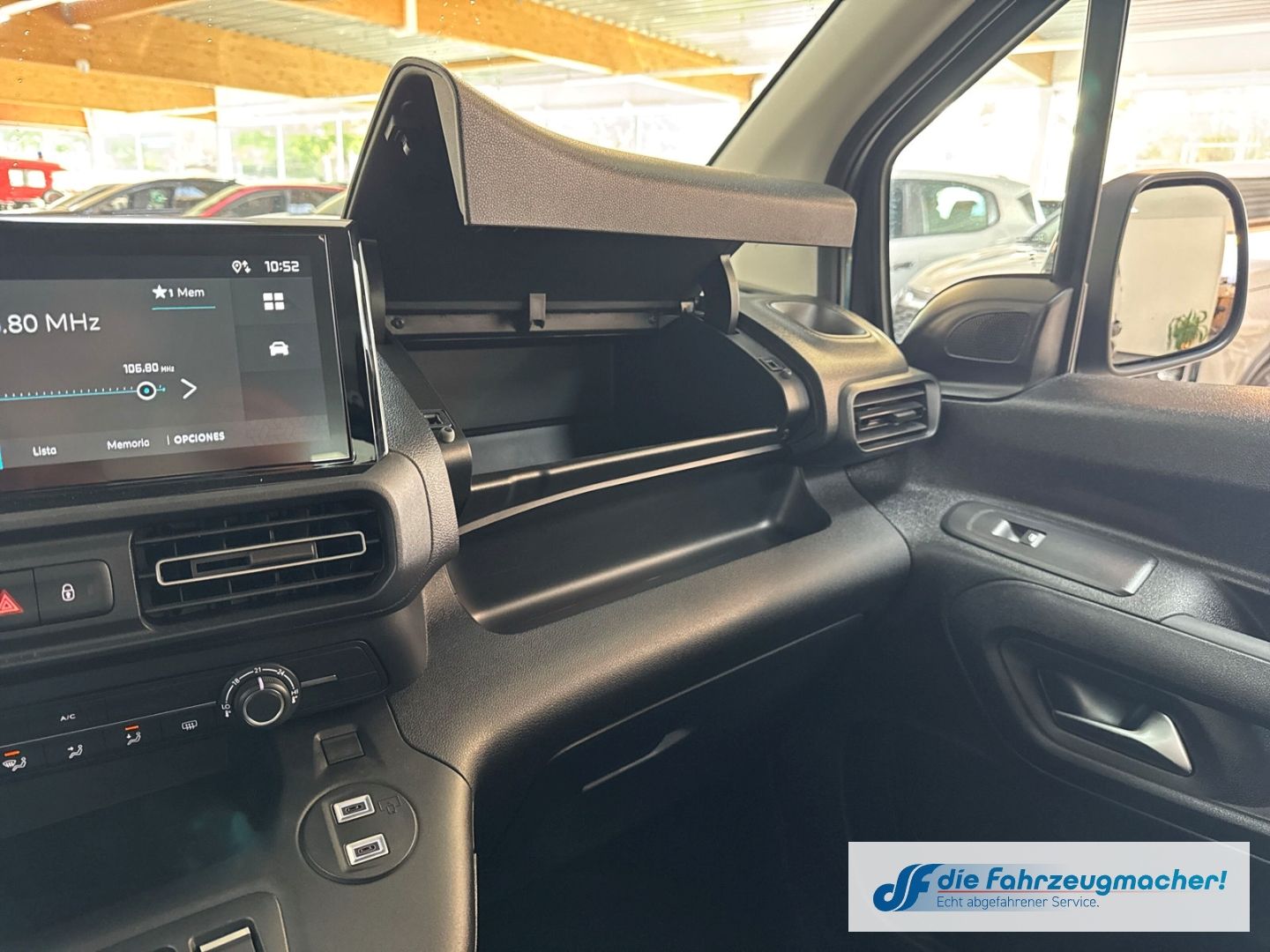Fahrzeugabbildung Citroën Berlingo Plus Elektromotor M LED Apple CarPlay A
