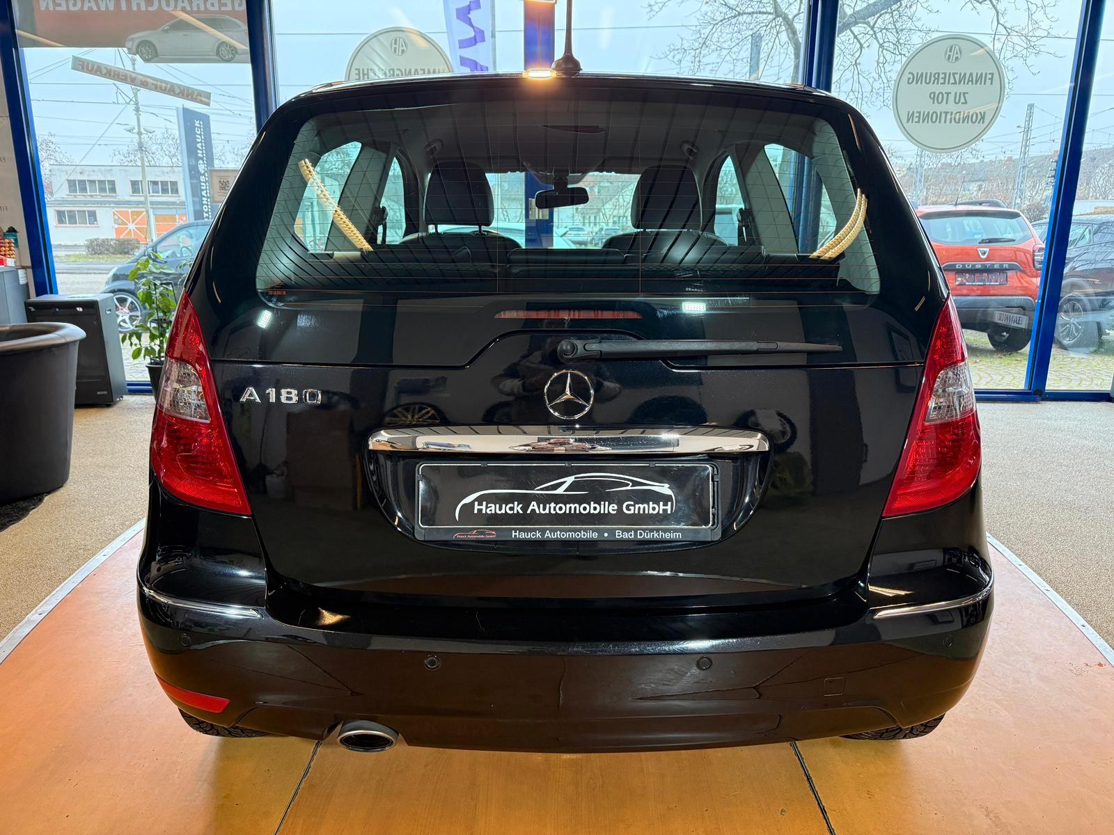Mercedes-Benz A 180 Elegance / Teilleder / Automatik / Klima