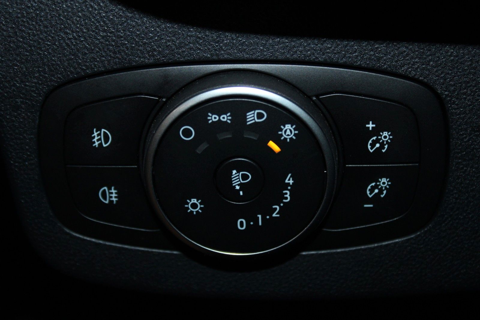 Fahrzeugabbildung Ford Puma MHEV ST-Line LED NAVI DAB Ganzjahresreifen