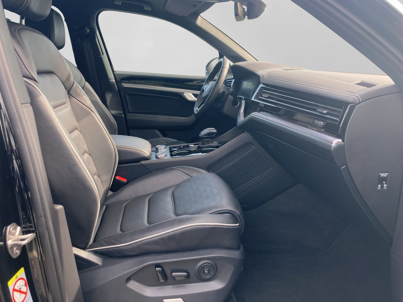 Volkswagen Touareg eHybrid ELEGANCE LM21 LEDER HuD AHK foto 4