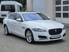 Fahrzeugabbildung XF AWD Automatik