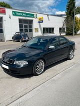 Audi S4 2.7 quattro - - Audi S4 mit Benzin-Antrieb: Limousine, 2.7