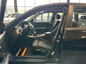 MYAUTOCENTER – Gebraucht- und Jahreswagen mit Werkstattservice in Pfaffenhofen BMW 320 *SERVICENEU*TEMPO*NAVI*KLIMAAUTO*AHK*