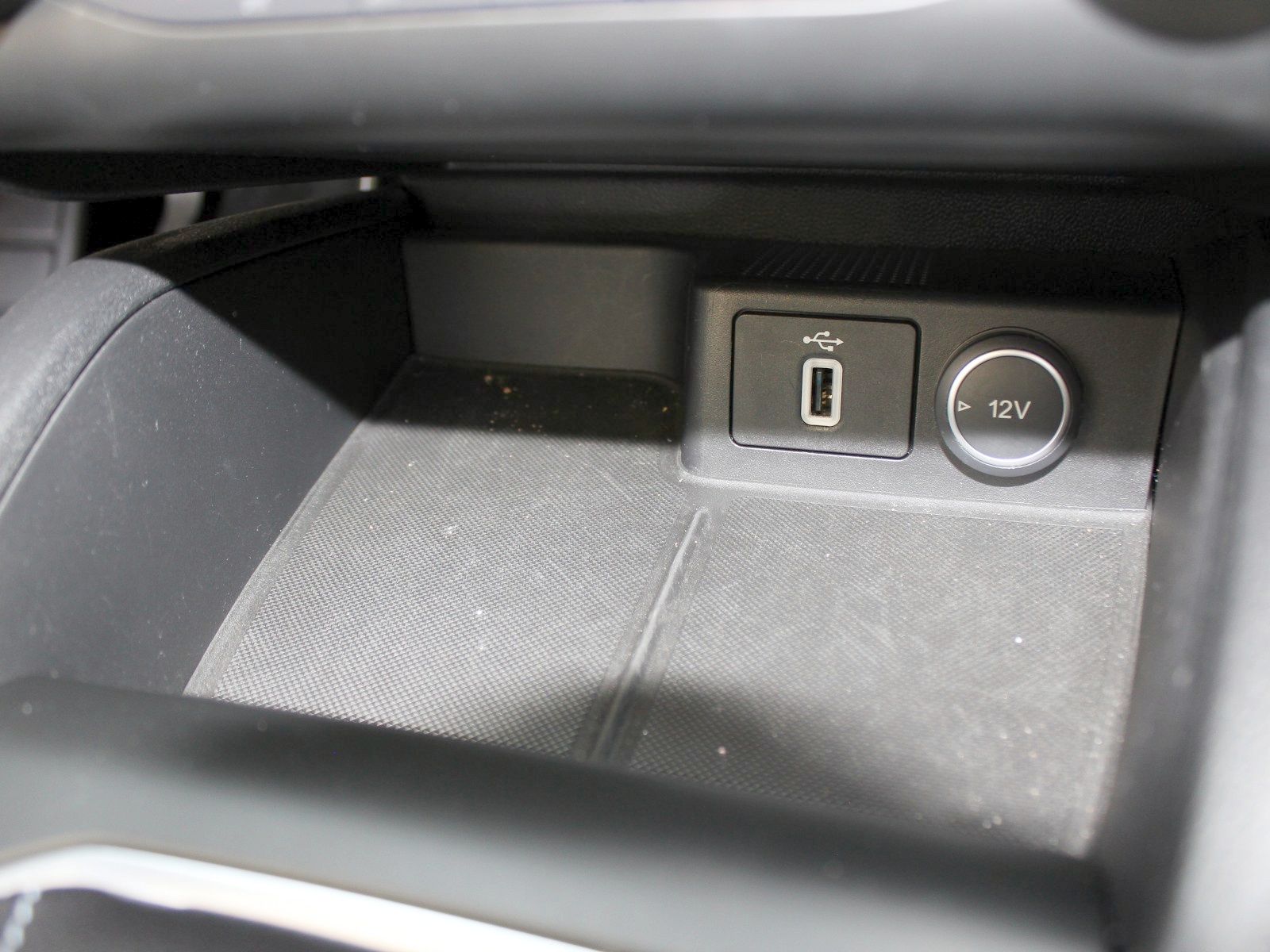 Fahrzeugabbildung Ford Focus Active 1,0 EcoBoost Start/Stopp