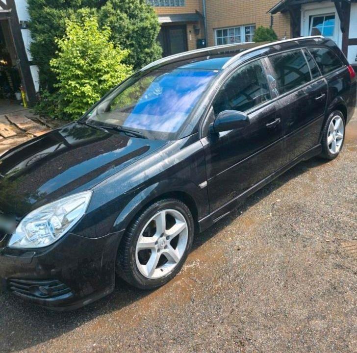 Opel Vectra 2006 — rear view