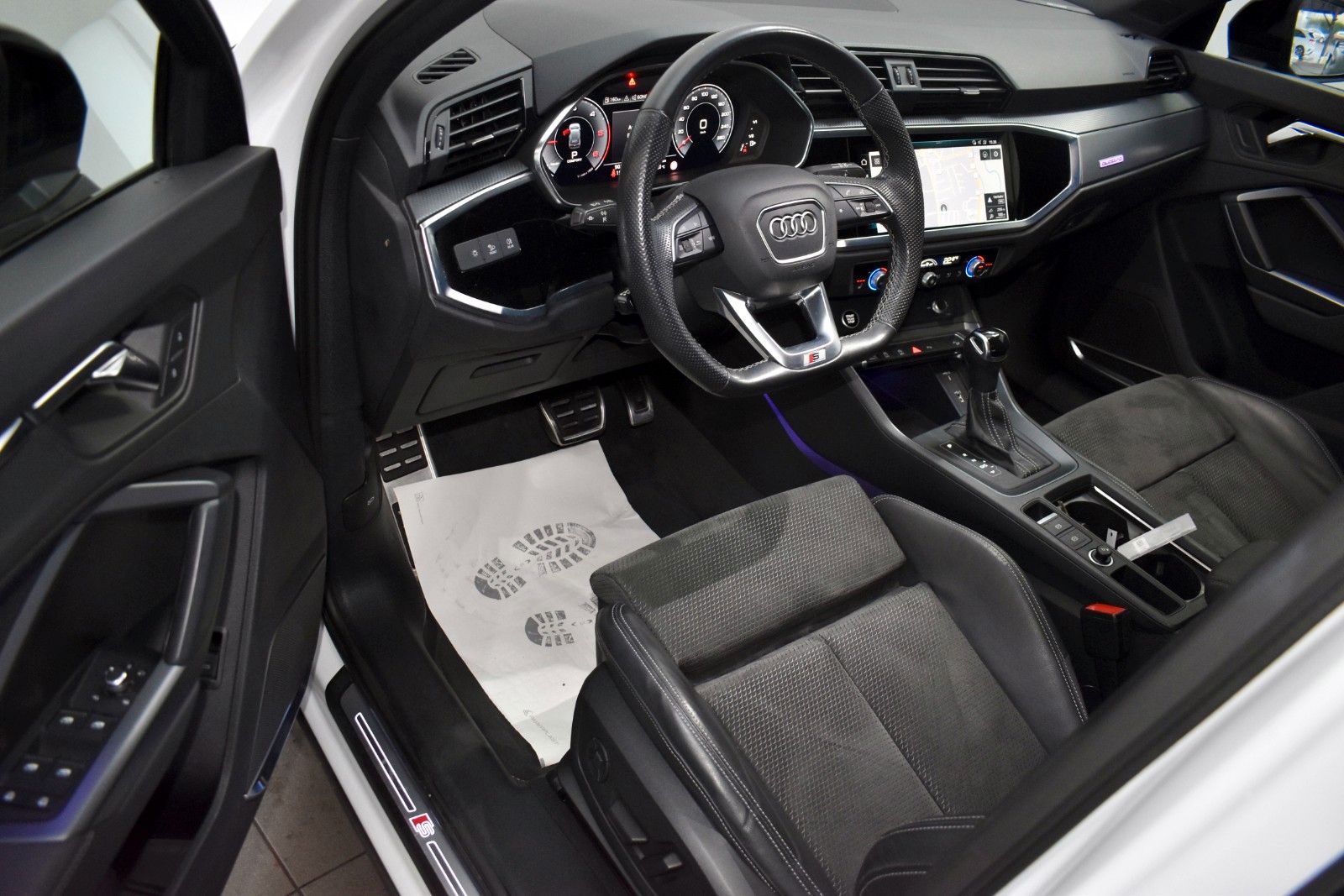 Fahrzeugabbildung Audi Q3 40TDI quattro S line Alcantara,B&O,Kamera,LED