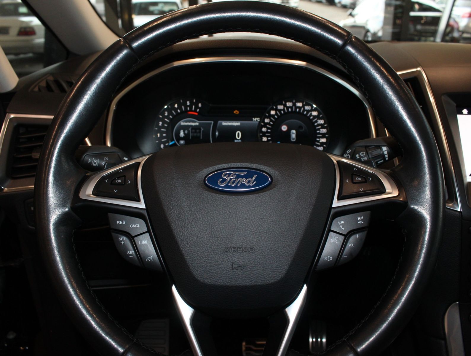 Fahrzeugabbildung Ford S-Max 2,0 EcoBlue *Tinanium