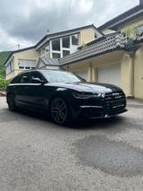 Audi S6 4.0 TFSI quattro S tronic Avant - - blaue Audi S6