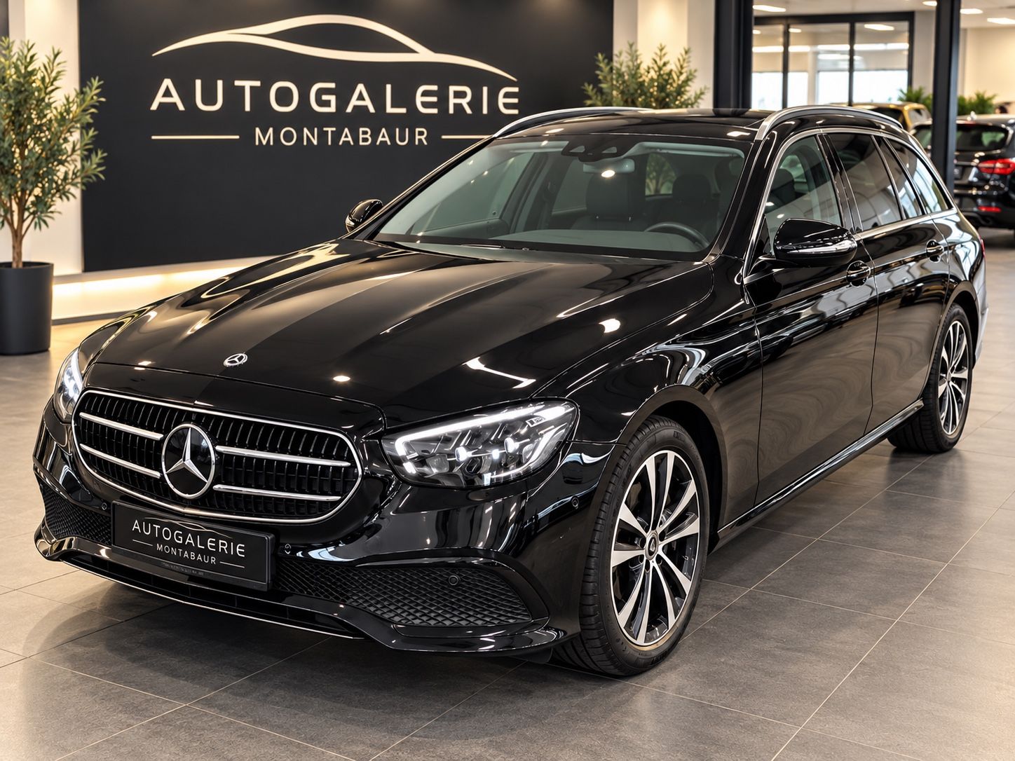 Mercedes-Benz E300de T-Modell Avantgarde *1.HAND *PANO