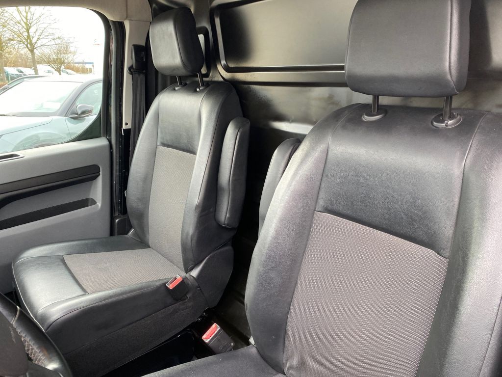 Fahrzeugabbildung Citroën Jumpy M BlueHDi 120 EAT8 Club *AZV*PDC hinten*