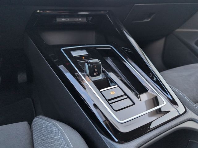 Golf VIII 1.5 eTSI DSG STYLE KAMERA+ACC+NAVI+LED