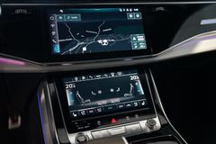 AUDI Q8 50 TDI S line | S-Sportsitze | Pano | B&O AUDI Q8 50 TDI S line | S-Sportsitze | Pano | B&O