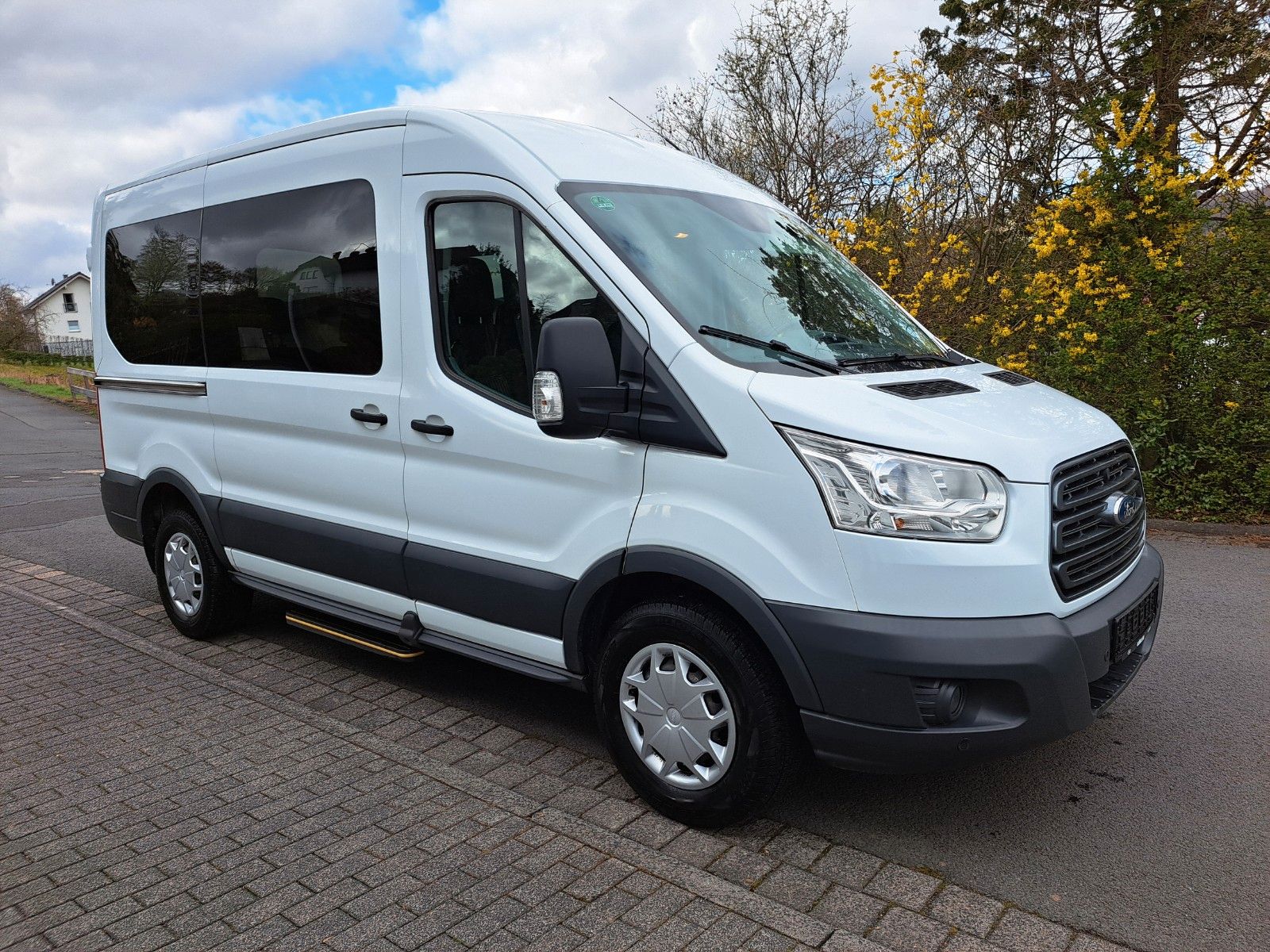 Ford Transit Kombi 350 L2 Trend 9 Sitze Automatik imagem 2