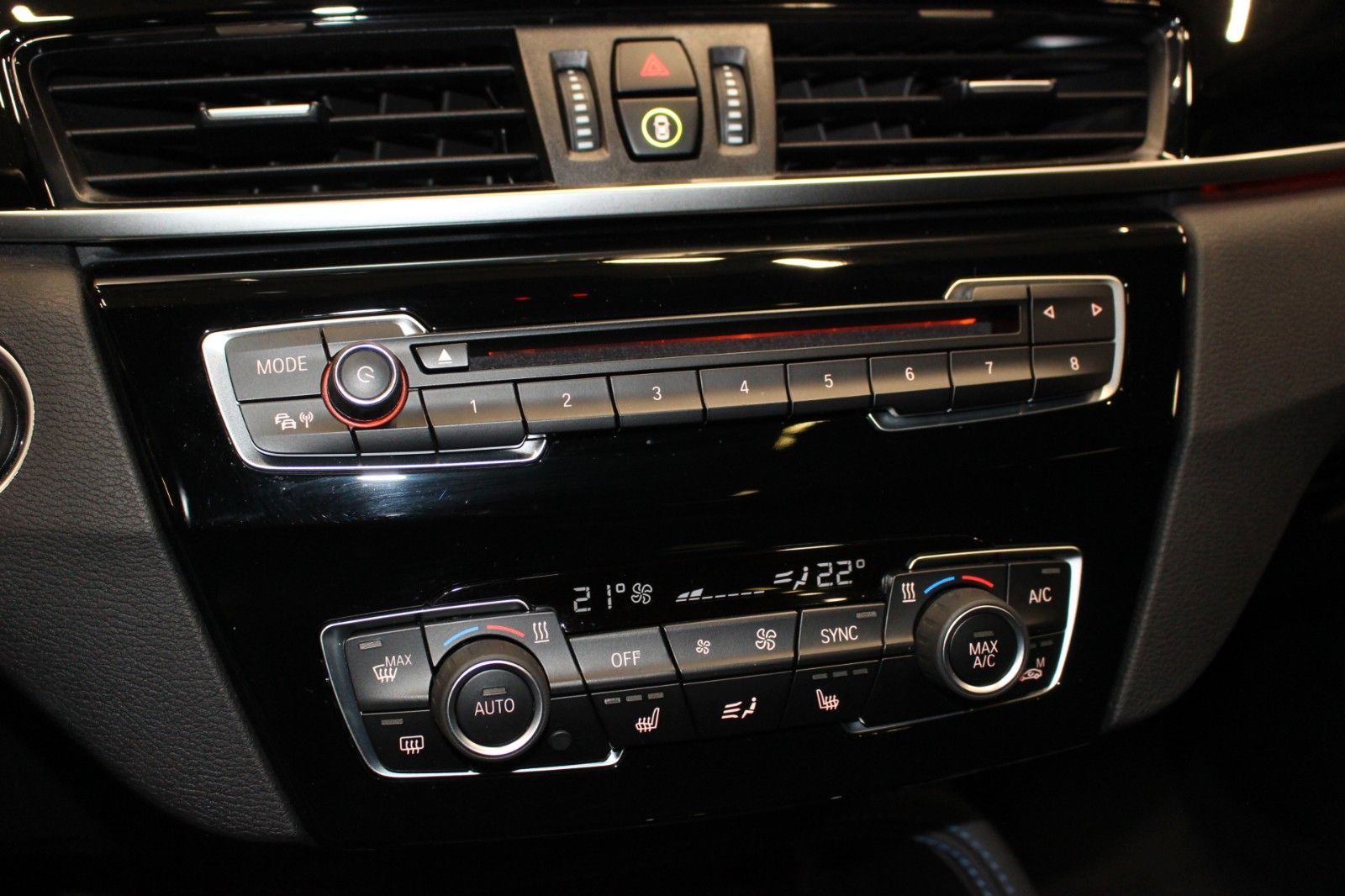 Fahrzeugabbildung BMW X1 xDrive 25 i M Sport Pano*HUD*Kamera*AHK