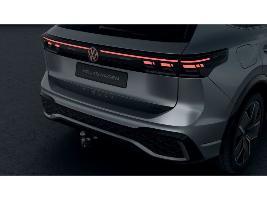 Tiguan R-Line 2.0l TSI Leder DSG StHz AhK Panoda