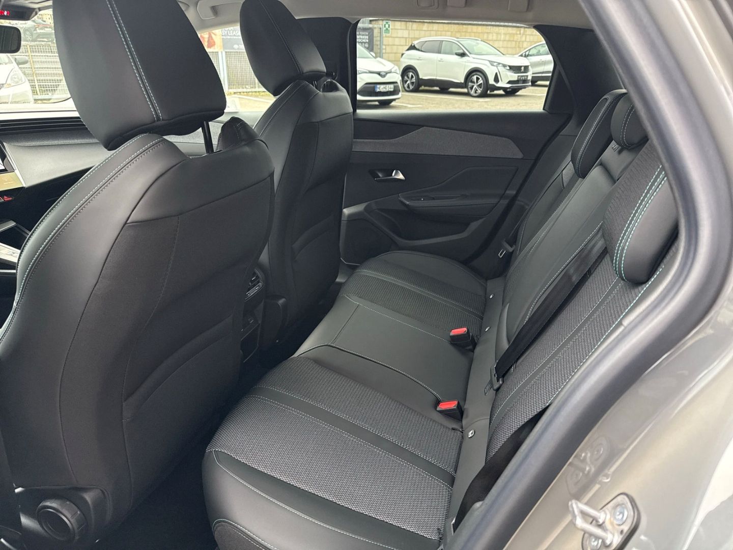 Fahrzeugabbildung Peugeot 308 SW Allure 1.5 BlueHDi 130 LED ACC 2-Zonen-Kl