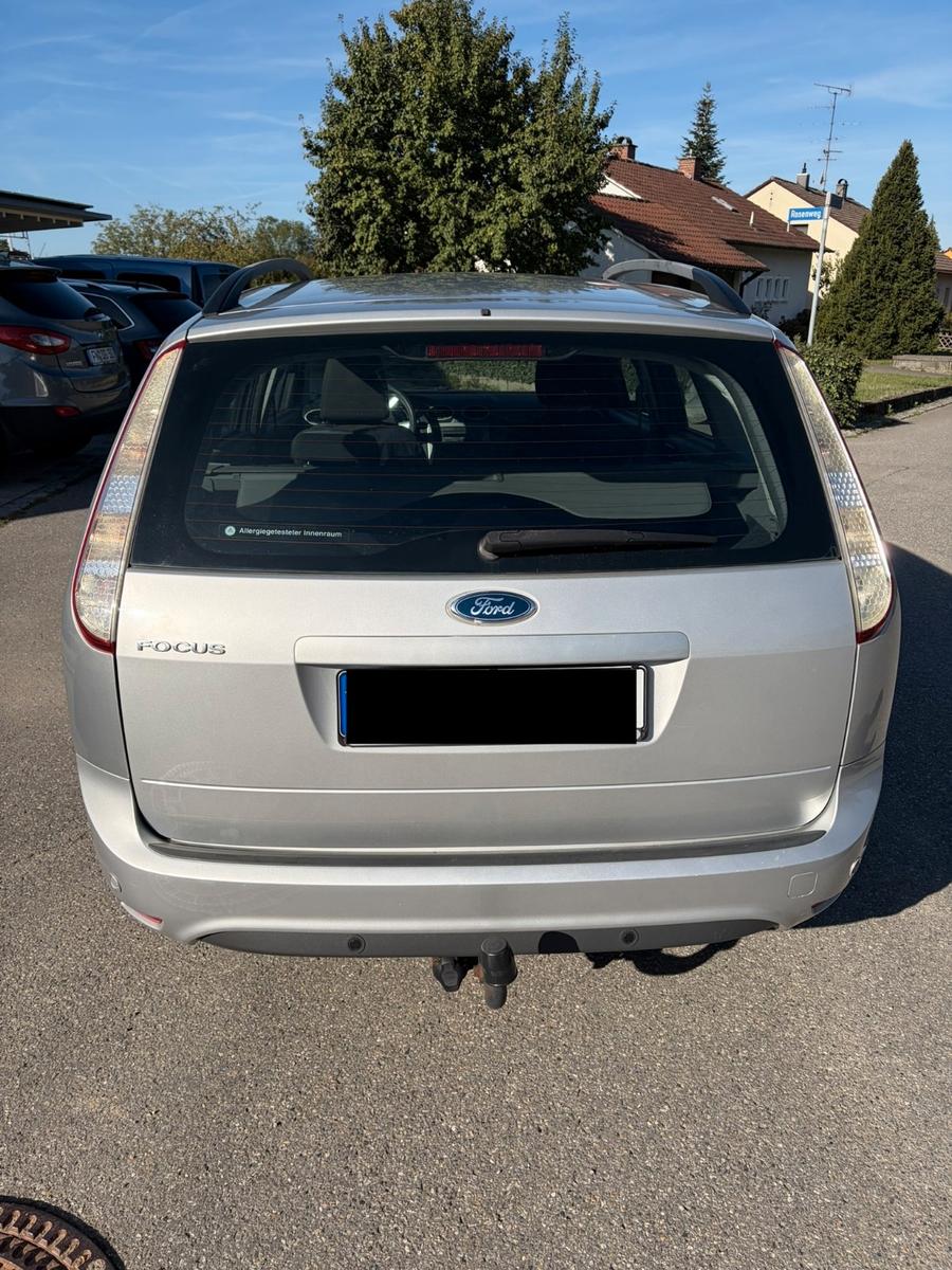 Ford Focus 2010 — photo 12