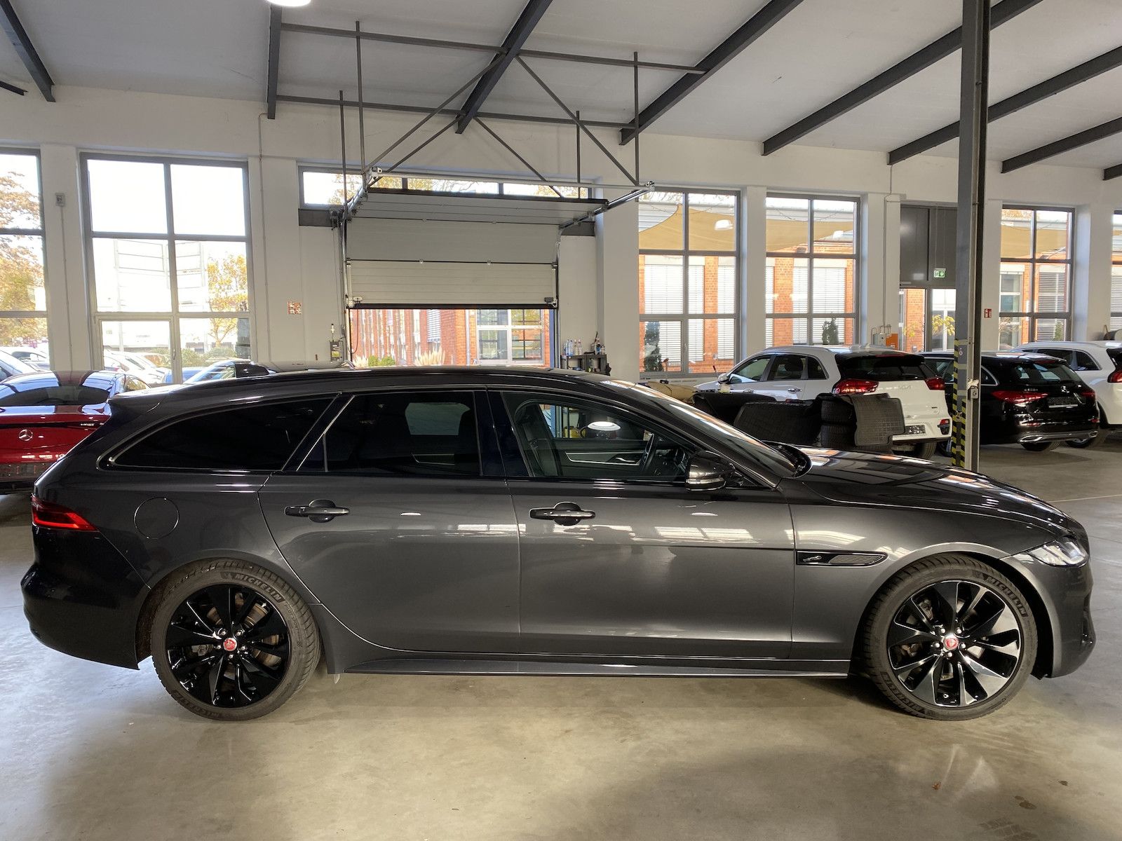 Fahrzeugabbildung Jaguar XF R-Dynamic AWD/BlackPack/Meridian/´19/AHK/
