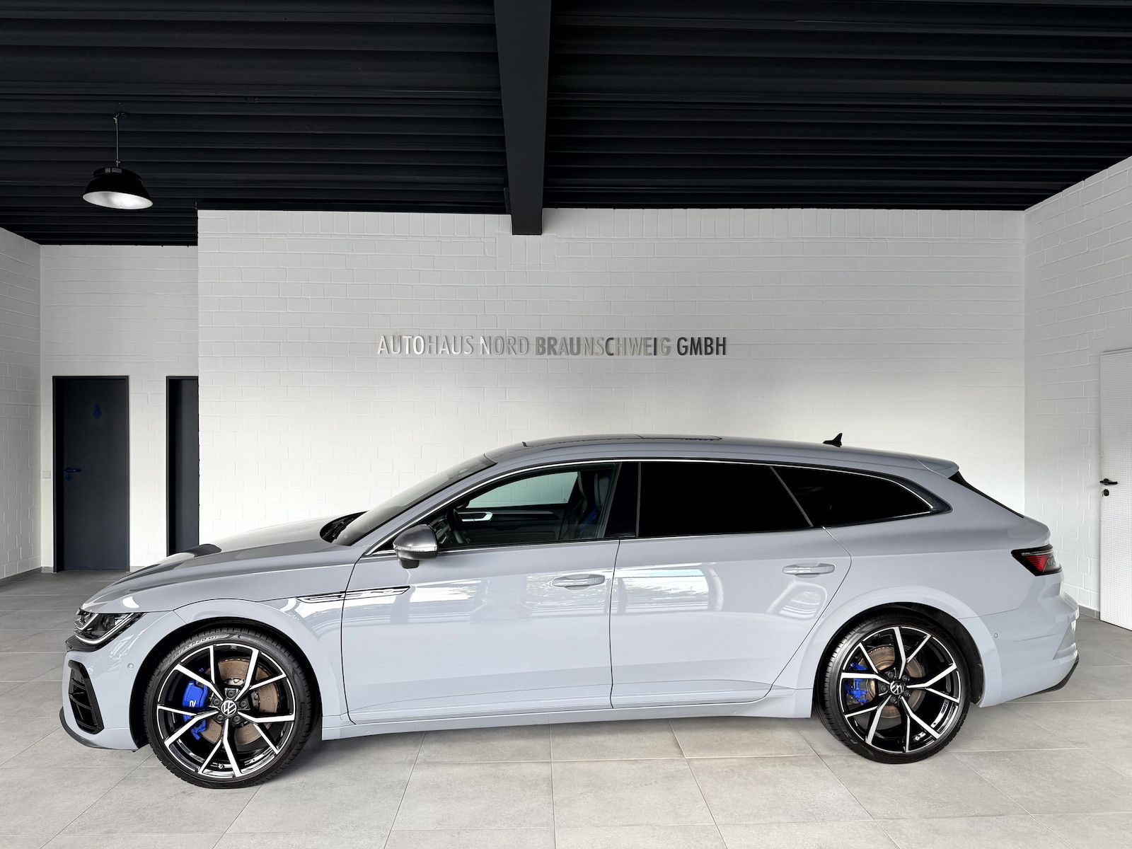 Volkswagen Arteon Shooting Brake R 2.0 TSI IQ Pano HUD AHK foto 3