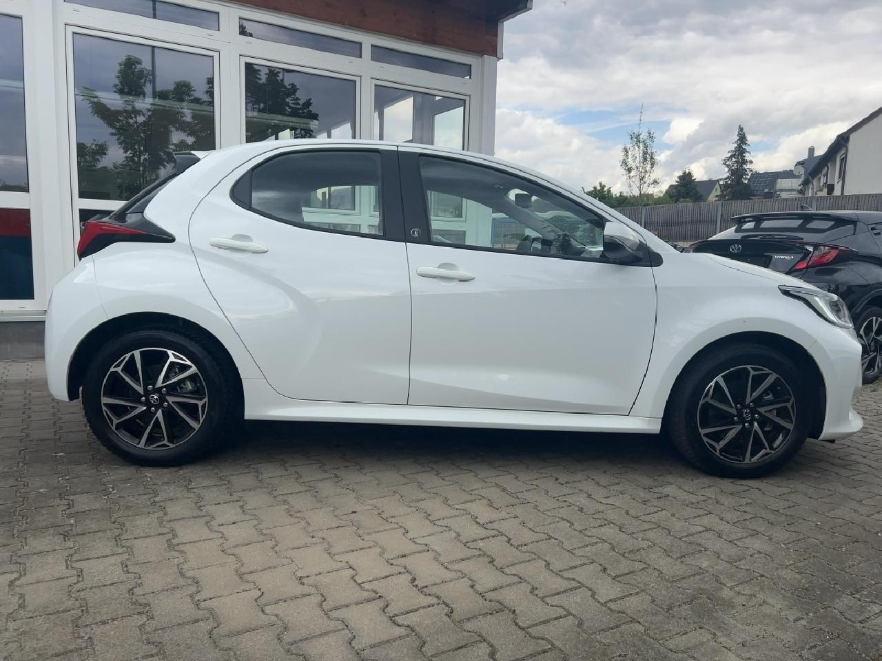 Fahrzeugabbildung Toyota Yaris Hybrid Team Deutschland