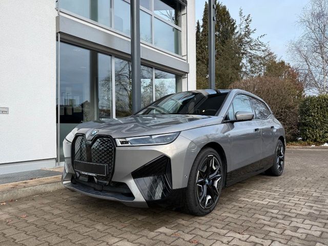 BMW iX M60 / SKY LOUNGE / SOFT CLOSE / AHK BMW iX M60 / SKY LOUNGE / SOFT CLOSE / AHK