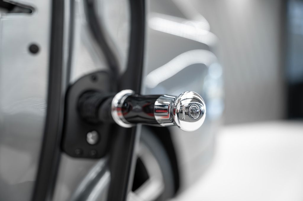 Cullinan BLACK BADGE 2026 GREY/RED STARLIGHT VIP - Bild 26