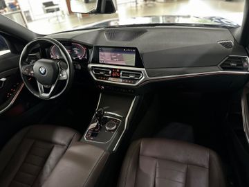 Fahrzeugabbildung BMW 320d xDr Tour ACC DAB Hi-Fi Kamera 360°