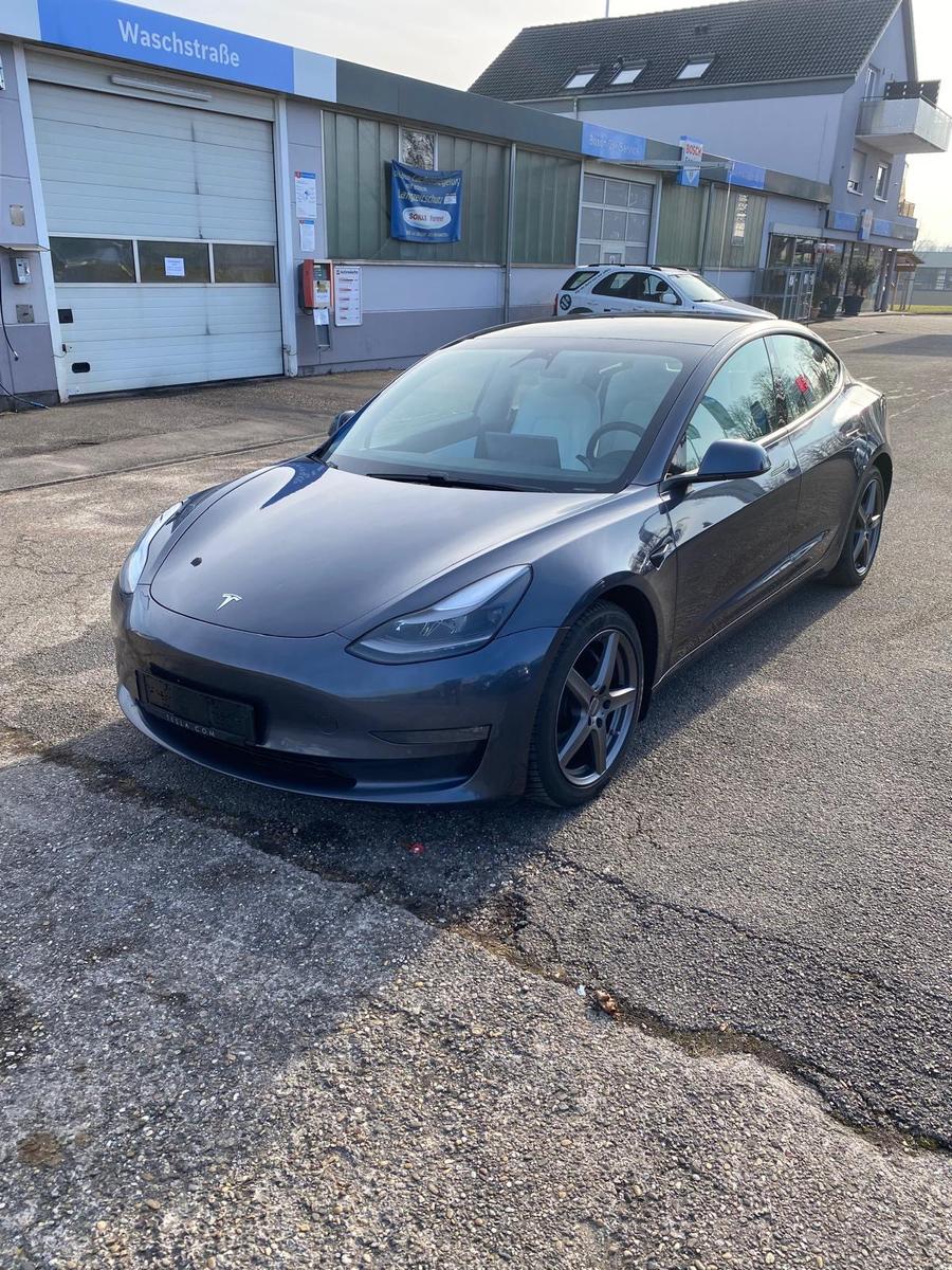 Tesla Model 3 Long Range Dual AWD