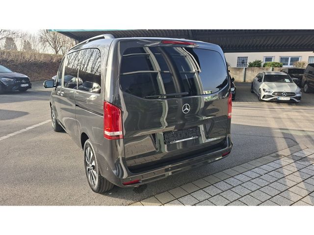 Mercedes-Benz V 220