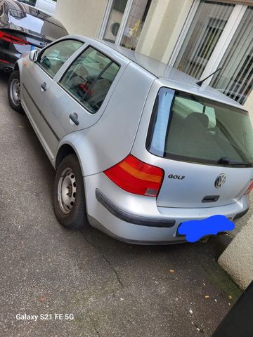 Volkswagen Ich bitte hier eine Golf in einer guten Zu...