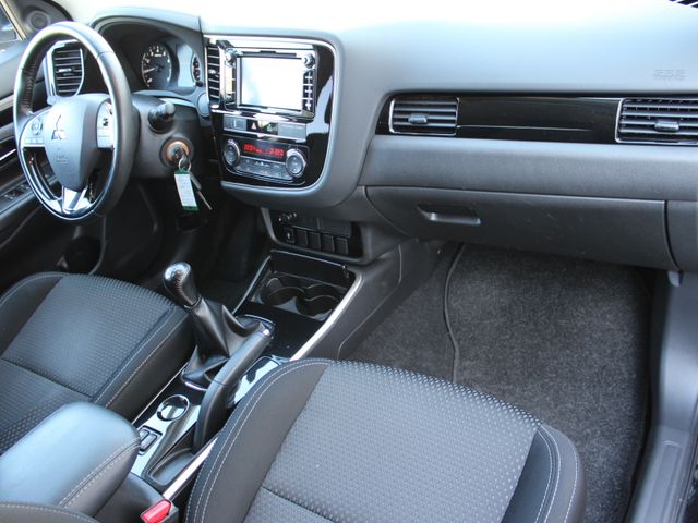 Outlander 2,0 Diamant 2WD DAB*AHK*SHZ*Kamera