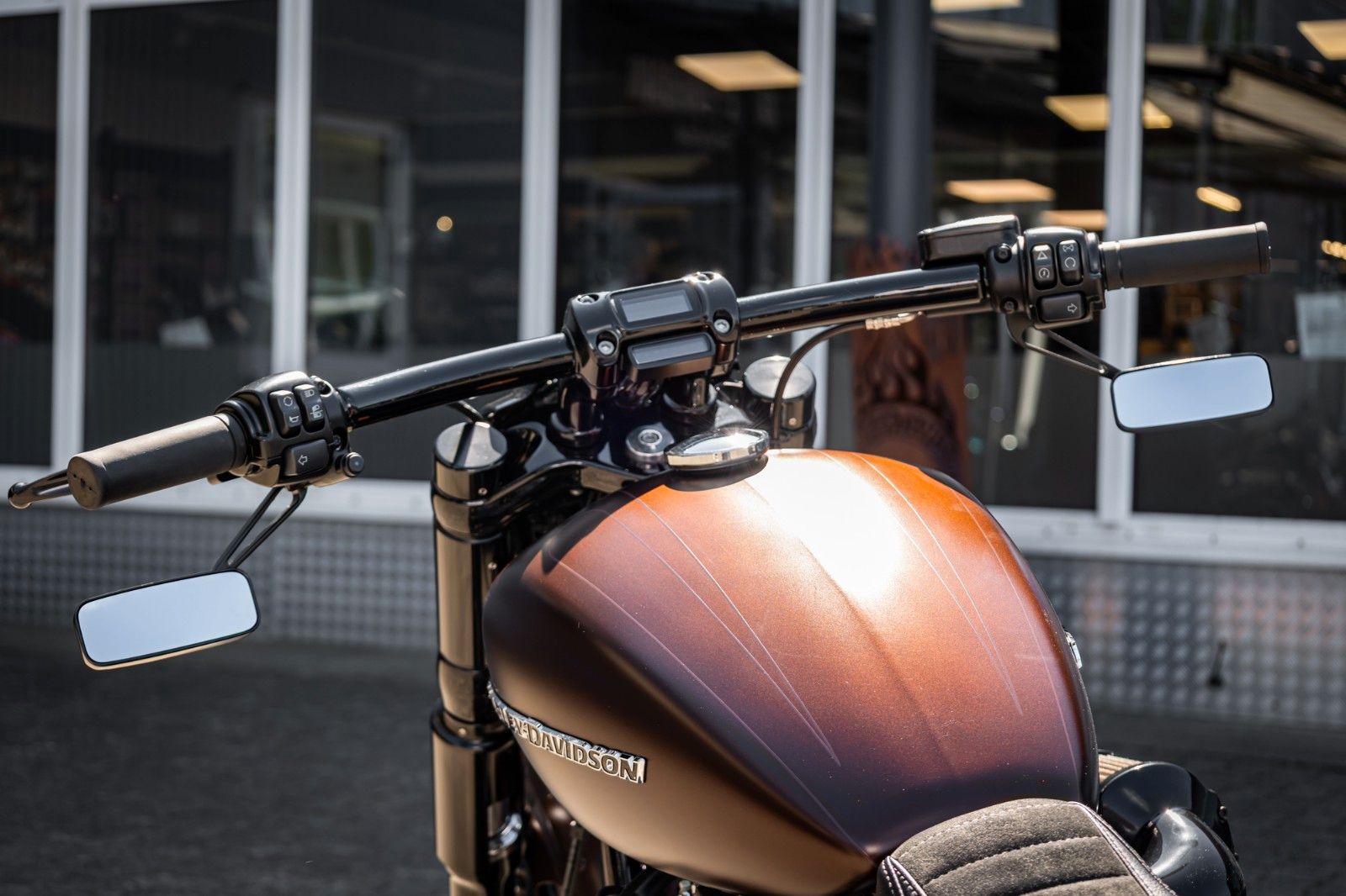 Fahrzeugabbildung Harley-Davidson BREAKOUT FXBR - Jekill & Hyde - Screaming Eagle