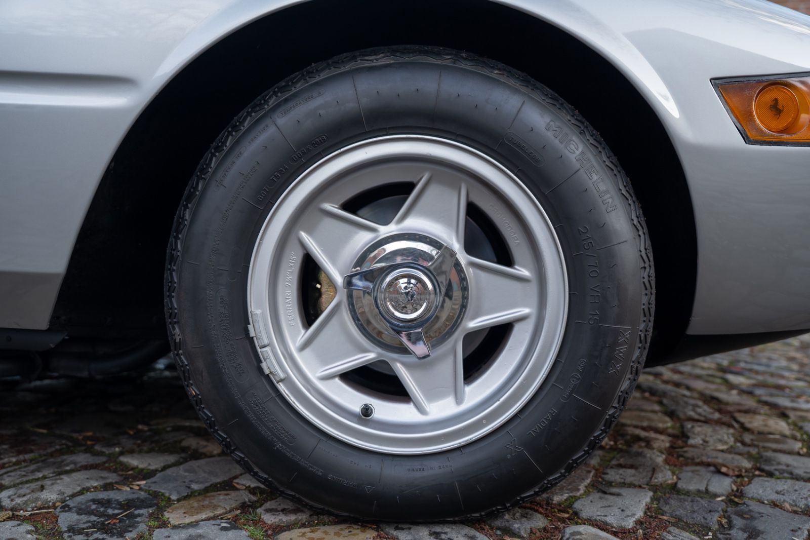 Fahrzeugabbildung Ferrari 365 GTB4 Daytona **Ferrari Classiche Zertifikat*