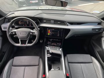 Audi Q8 e-tron - 12