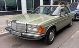 Mercedes-Benz Mercedes 230 W123 Coupe - Mercedes-Benz E 230 in Berlin