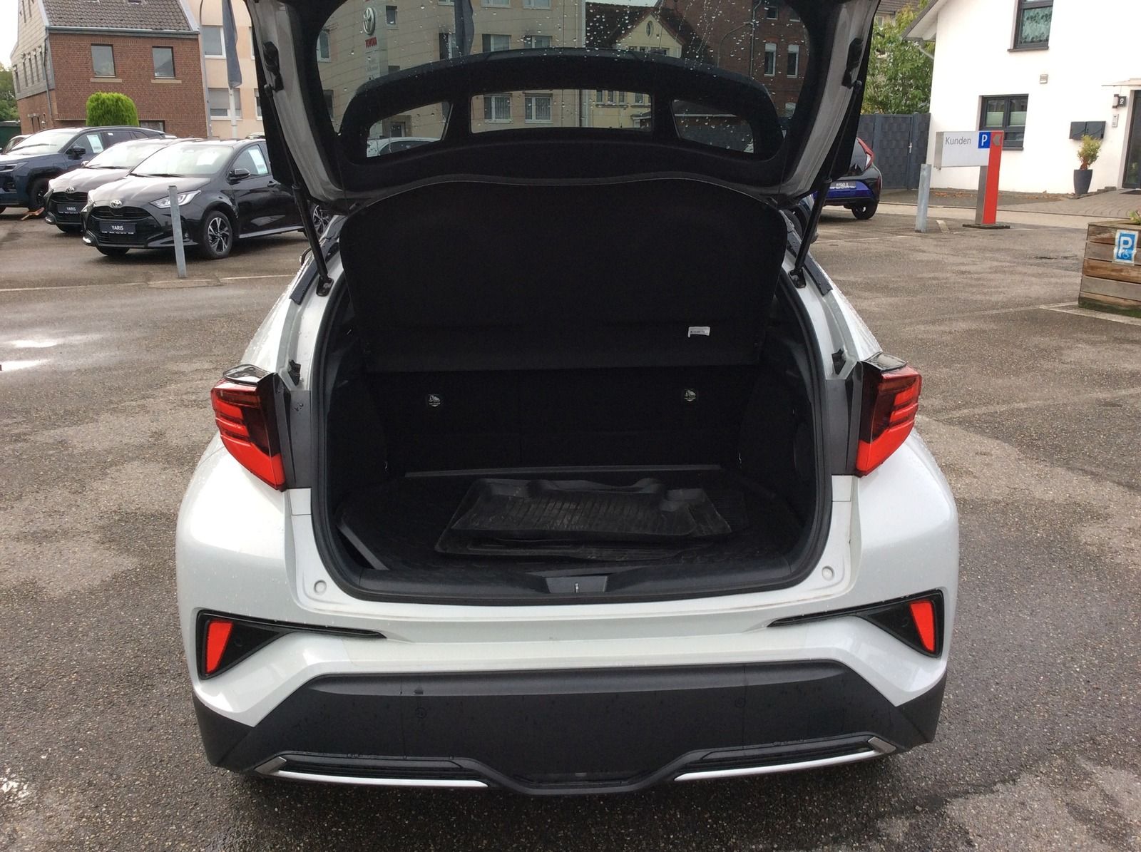 Toyota C-HR 2.0-l-Hybrid GR Sport 19'' Leder JBL Nav foto 4