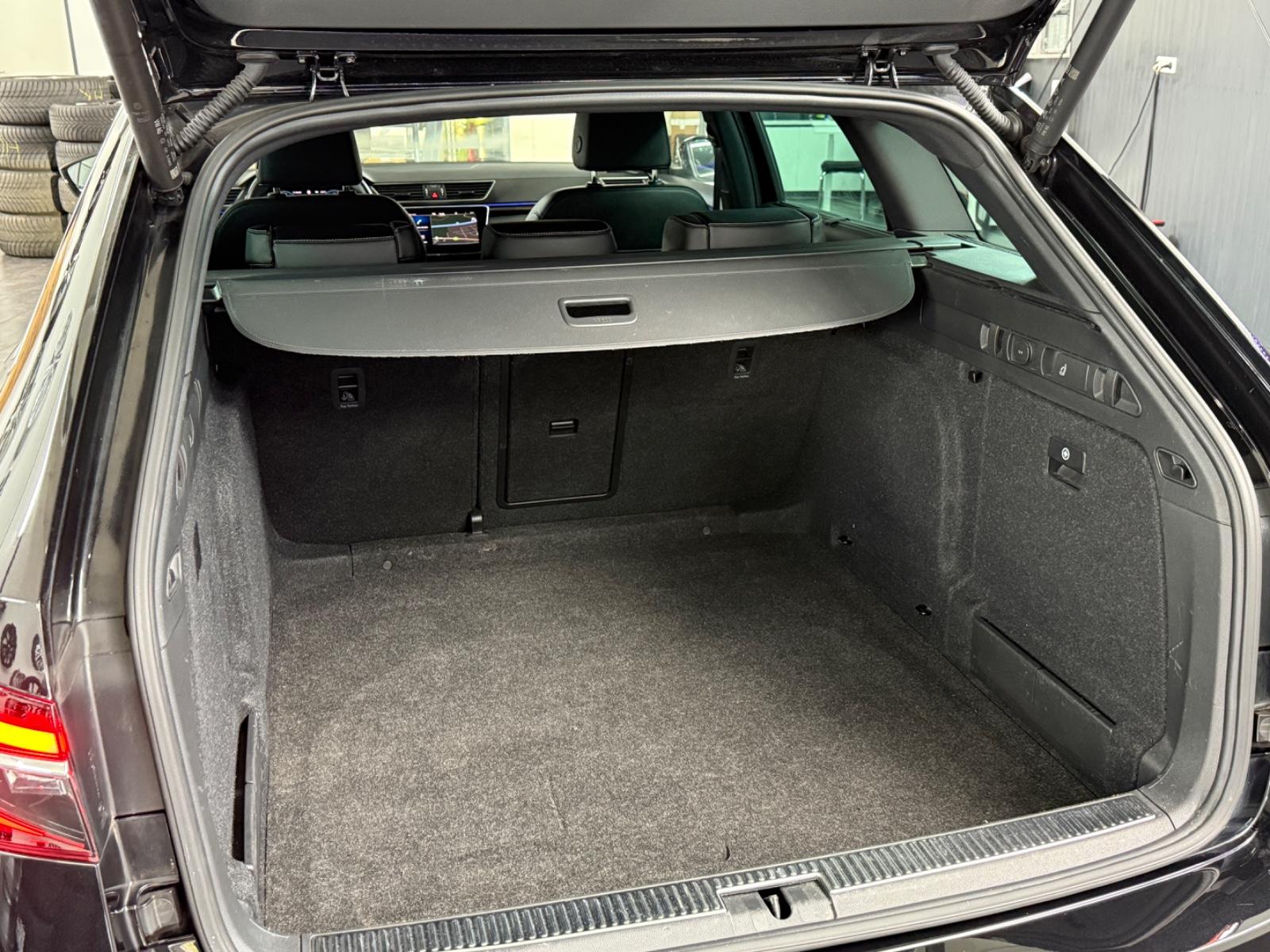 Skoda Superb Combi L&K 2.0 TDI MATRIX*LEDER*CANTON*ACC