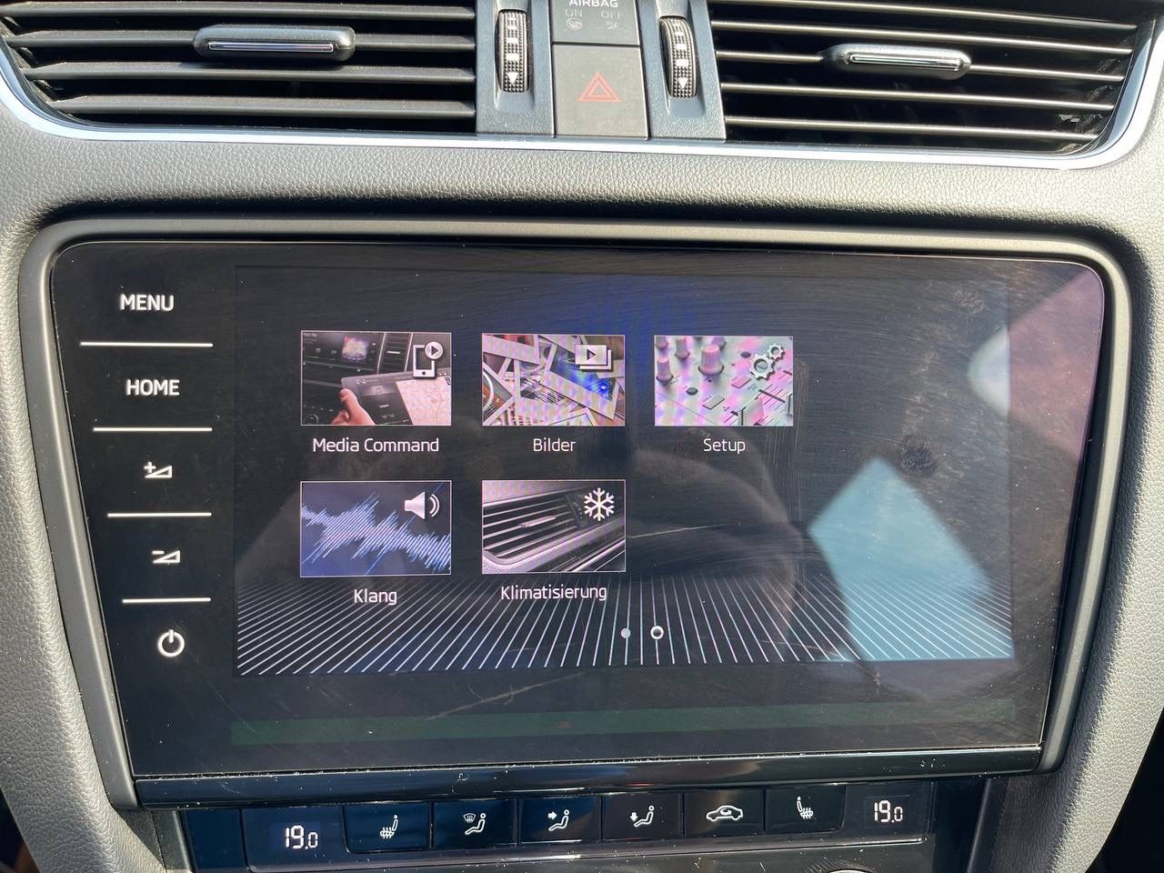Fahrzeugabbildung SKODA Octavia 2.0 TDI  Style*StHz*Navi*SmartLink*ACC*