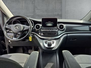 Mercedes V 220 - 10